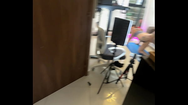 I went to ask the neighbor for a favor and found her training half naked, spoiler: I fucked her.