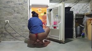 The cleaning lady films herself to seduce me – I met her on Sxhorny.com