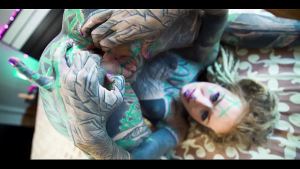 Inked girl loving anal gapes and sticky cumplay