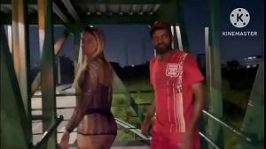 ESPOSA DANDO PRA 2 NA PASSARELA DA VIA DUTRA