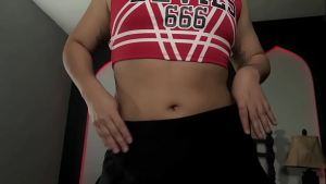 Porrista Muestra Su GRAN CULO a La CAMARA Mientras Es Grabada | Astarioth