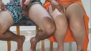 La puta de mi hermanastra se puso demasiado HOT en la cena con nuestros padrastros – Nos Atraparon Pero Ella Siguió Cabalgando – REAL – CASERO