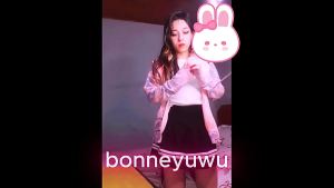 Bonneyuwu – 10:05 putita argentina se masturba
