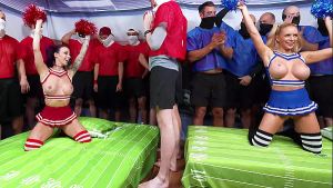 Cheerleaders Warm Up Football Players With A Blowbang Before The Gangbang