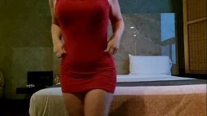 Los nervios las traicionan, luego luego se quieren desnudar y mamar verga o que les de verga, aveces no tienen mucho tiempo en lo que vuelve el marido