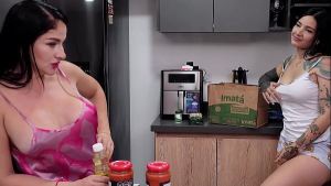 MY FRIEND AND I HEAT UP THE PLUMBER UNTIL HE ENDS UP FILLING US WITH MILK – LA ROLA