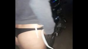 Después de la fiesta follando a mi cuñada toda peda y caliente, terminó abriendo las nalgas