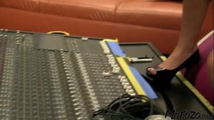 MOFOZO.com – Black Haired Amateur Enjoys The Doggystyle Position