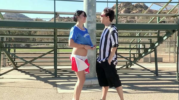 Stepsister decides to relieve sexual tension in her stepfamily – Savannah Camden