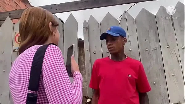 Samantha Munhoz se perdeu na favela e tomou surra de piroca dos malandros- Parte 1 – Gratis