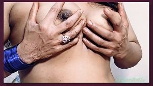 Muslim Arabic Hot Wife Pressing Boobs – Netuandhubby