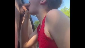 BACKPACKER FUCK: Amateur redhead face fucking in public