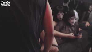 Chico de la fiesta se folla a mi novia, no puedo evitar verlos