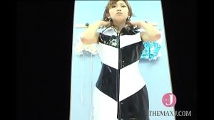 箱入り娘 衣服の着替えローアングル・真下映像盗撮 02 – その5