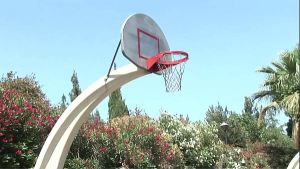 He rides her deep and hard and pulls out to spray her face with jizz