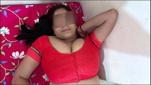 Hot Landlady Aunty Got Foot Massage and Big Ass fucking with Tenant Boy