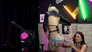 Nunca quis entrar no ramo pornô, vídeos de balada são os mais engajados, gravava com um cuckold, e ama sexo anal – Deny Barbie (WATCH ON: SHEER/RED)