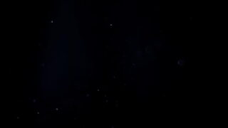 A MILF safada Mirela Squirt deu o cú sem camisinha no megane a trois