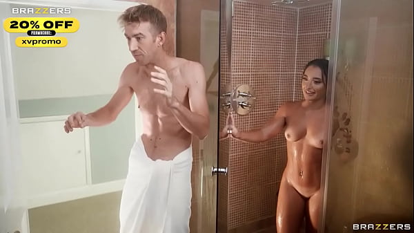 Anal Surprise Sara Diamante / Brazzers/ Enter XVPROMO on official site for discount