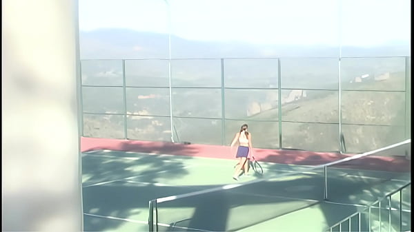 Brunette Venus Laid Outdoors With Cum On Her Ass