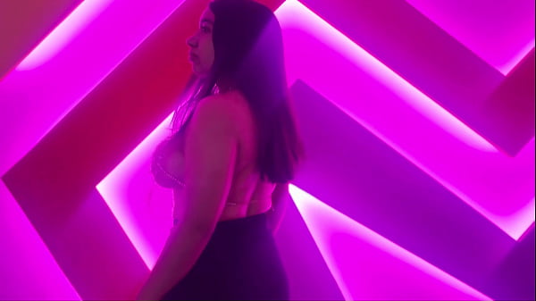 Caliente Chica Tetona Cabalga Hasta Correrse una Enorme BBC, Follada ANAL Intensa!