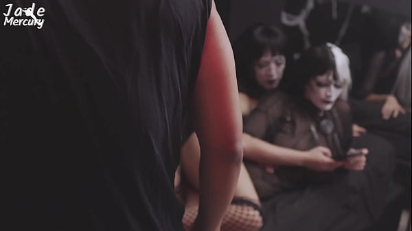 Chico de la fiesta se folla a mi novia, no puedo evitar verlos