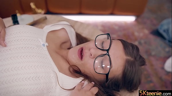 Nerdy Teen Stepsister Is Wet for Cheating Stepbro – Ali Jones