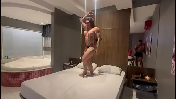 Diversão no motel – casal BRASILEIRO