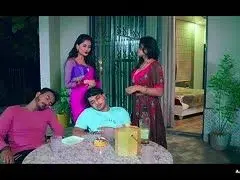 Die indische Schlampe fingert gerne