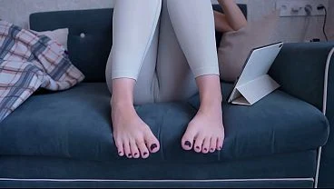 Look at My Pedicure and Cameltoe While I Play, Voyeur Look At Me