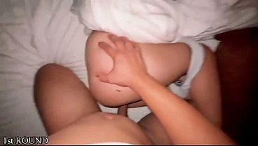 rumah lagi sepi, istri malah di entot tukang sayur