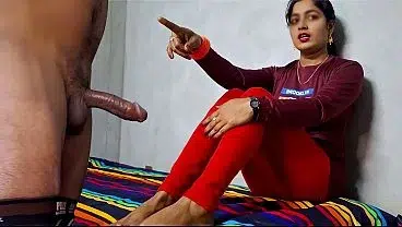 A girlfriend gets angry after seeing a huge cock Desi girlfriend boyfriend Hard Fuck