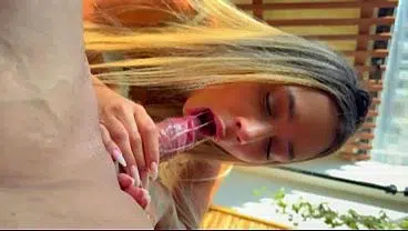 AMIGUINHA SAFADA DA MINHA IRMÃ MAMOU GOSTOSO E LEVOU PIROCADA NA BUCETINHA AMADORA QUANDO MINHA IRMÃ NOS DEIXOU SOZINHOS