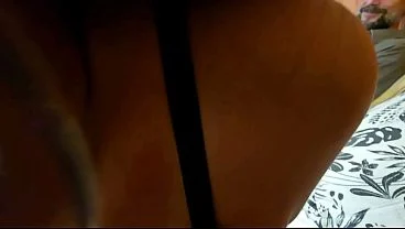 Fiz o corno ficar só na punheta enquanto eu fodia com outro.