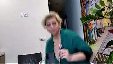 It’s hard to be a webcam model! My bitch wanted to have lunch, but she had to masturbate instead!