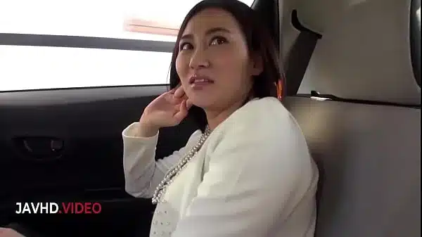 Steamy Asian Beauty Ameri Koshikawa Dazzles Cam for Intense Fuck Showdown