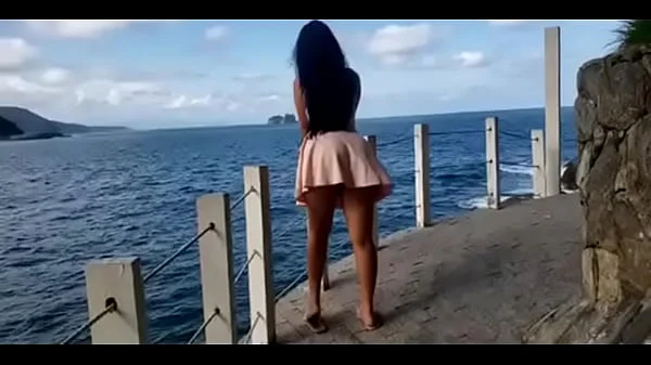 Bruna Lola Se Exibindo