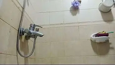 Chubby Filipina BBW Shower Masturbation: Soapy Big Tits & Wet Pussy Play