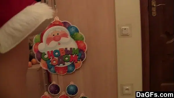 Dagfs – A Bit Of Lesbian Play Brightens Their Xmas Time