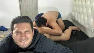 Duermo con mi padrastro y por error me folla el culo toda la noche