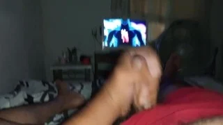 El inter se desestresa sobandose el bulto con el shorts hasta correrse