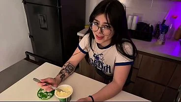 Engañando a Mi Novia Con Mi Hermanastra