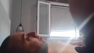 LA MEJOR MANERA DE DESPERTARME, TRAGANDO LEFA