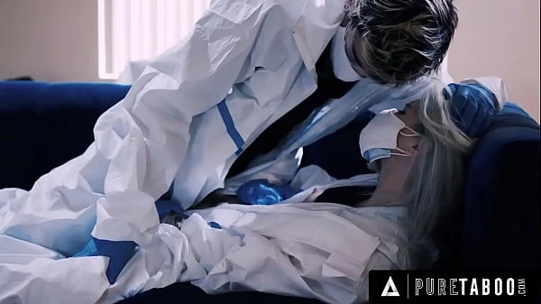 Lola Fae and Lucky Fate will finally be able to fuck together after months of pandemic. They will still take precautions to limit the risk of contamination. That won’t stop Lucky from kissing Lola and coming on top of her.