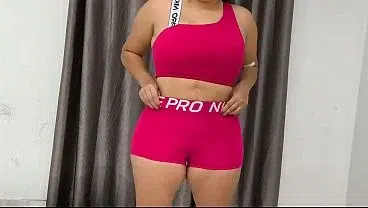 Me follo a la amiga de mi novia mientras no esta en casa