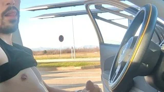 Nel parcheggio dell’Autogrill