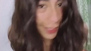 Putita afeminada con disfraz de gatita termina masturbando su gordo culo